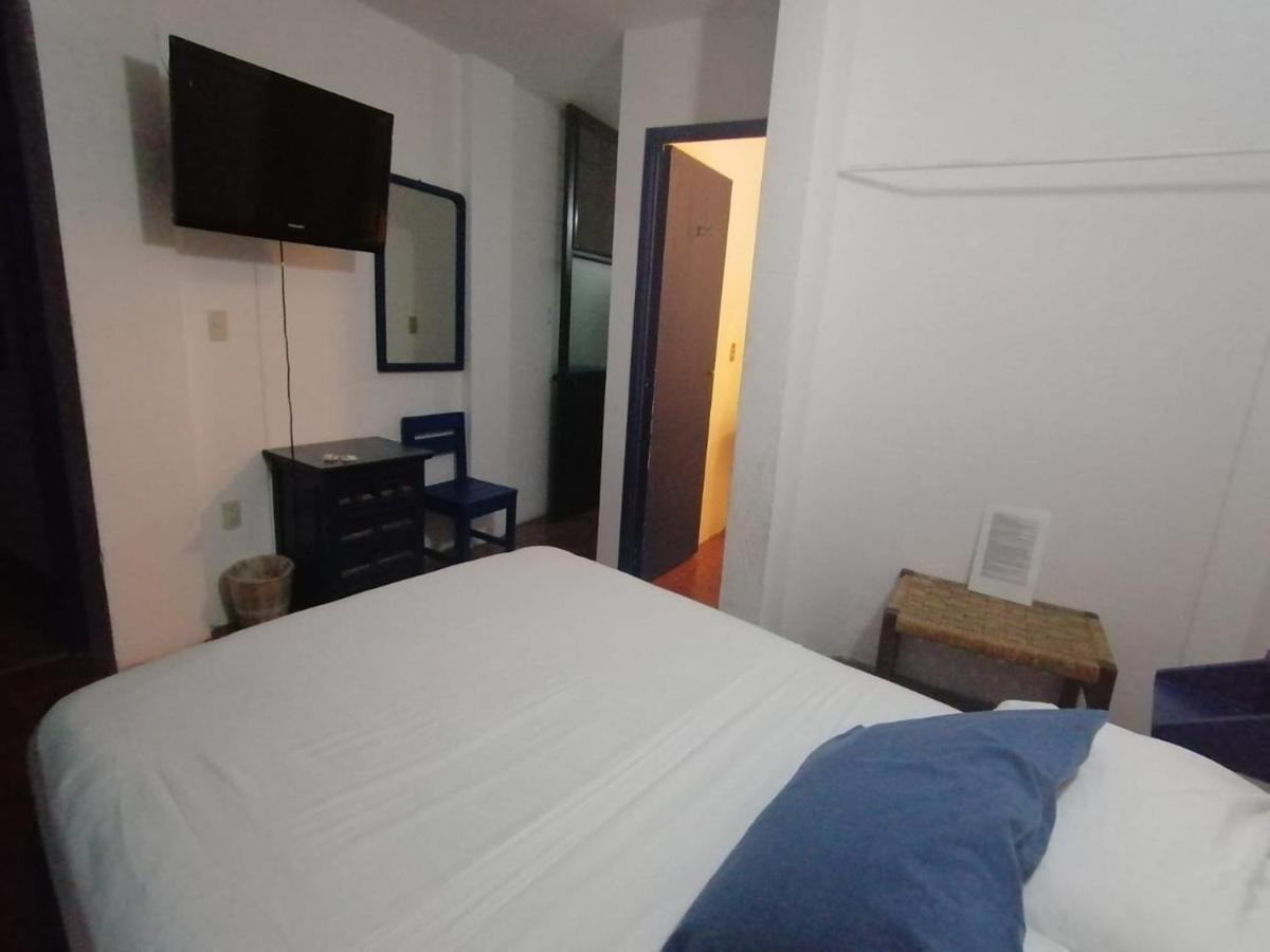 Hotel & Hostal Mayflower بويرتو إسكونديدو المظهر الخارجي الصورة