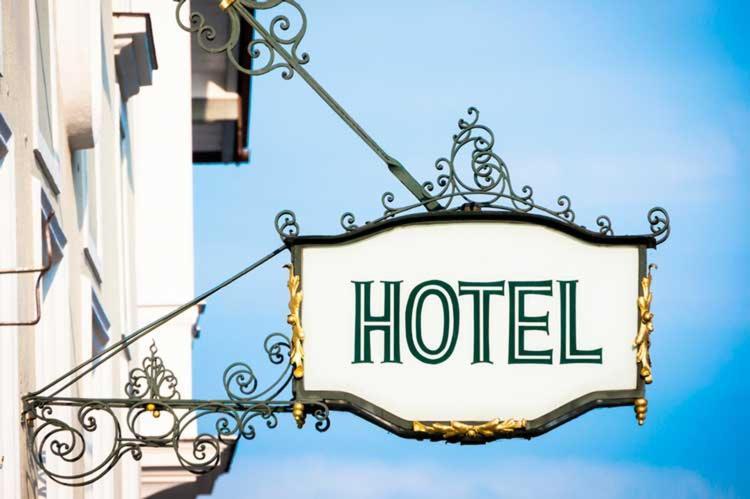 Hotel & Hostal Mayflower بويرتو إسكونديدو المظهر الخارجي الصورة