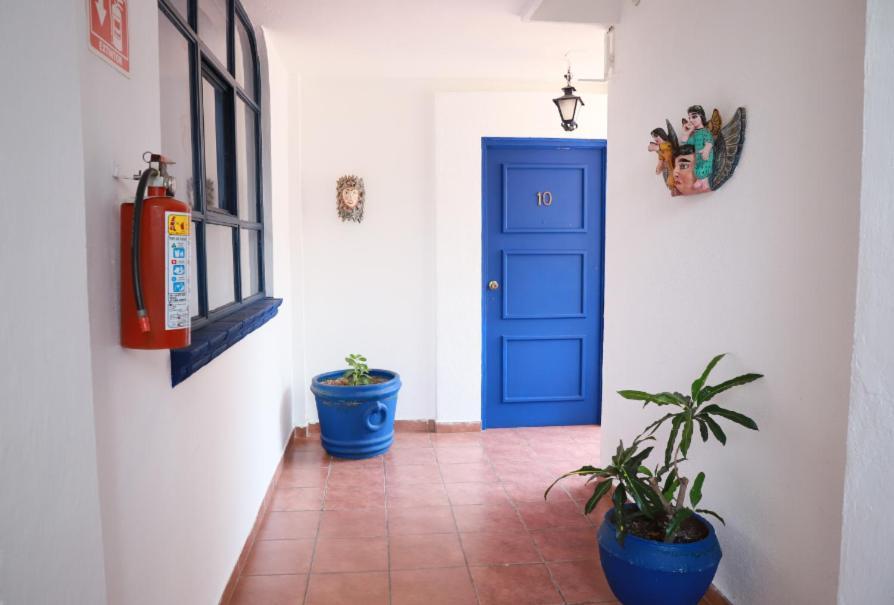 Hotel & Hostal Mayflower بويرتو إسكونديدو المظهر الخارجي الصورة