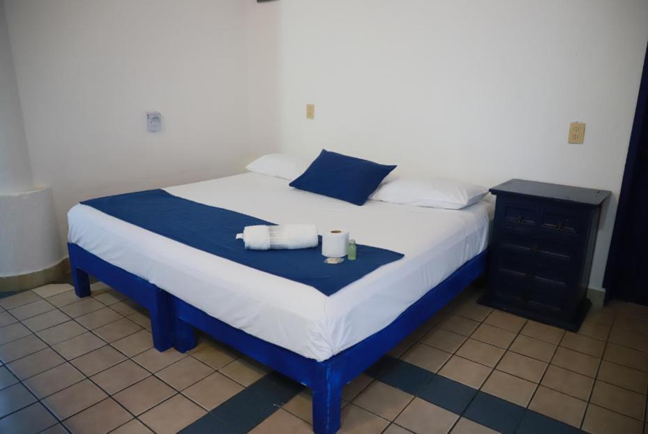 Hotel & Hostal Mayflower بويرتو إسكونديدو المظهر الخارجي الصورة