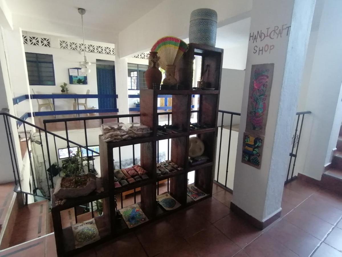 Hotel & Hostal Mayflower بويرتو إسكونديدو المظهر الخارجي الصورة